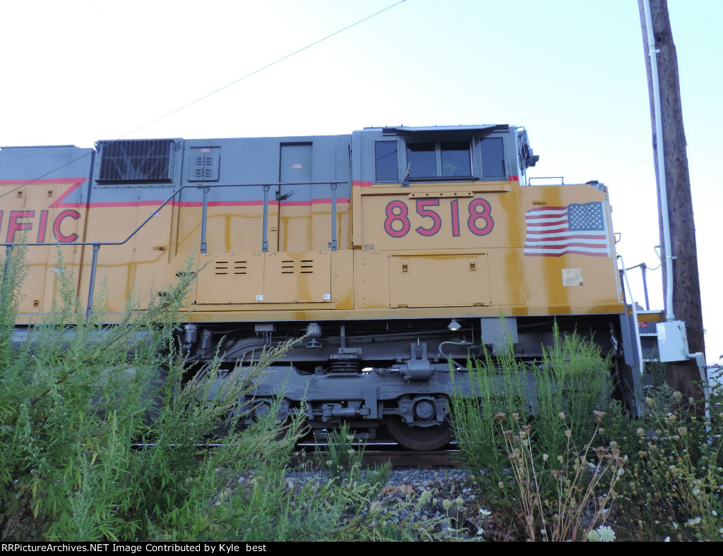 UP 8518 cab side 